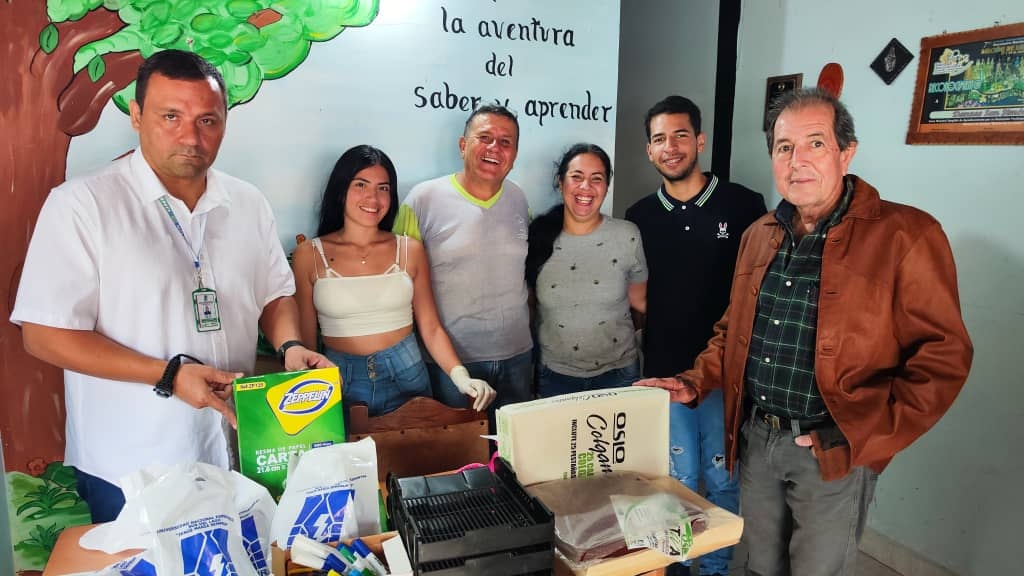 Núcleo de Unesur  en San Simón recibe dotación de insumos para laboratorio